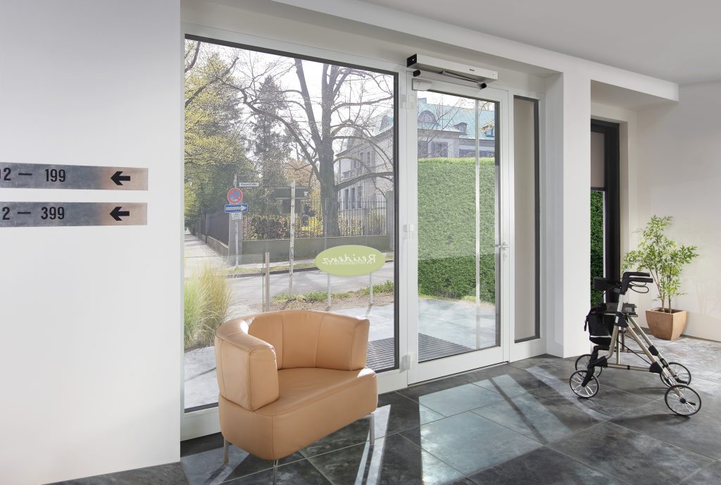 Türantriebe finden zum Beispiel im Pflegebereich hohen Anklang, wo sie effektiv Selbstständigkeit fördern können