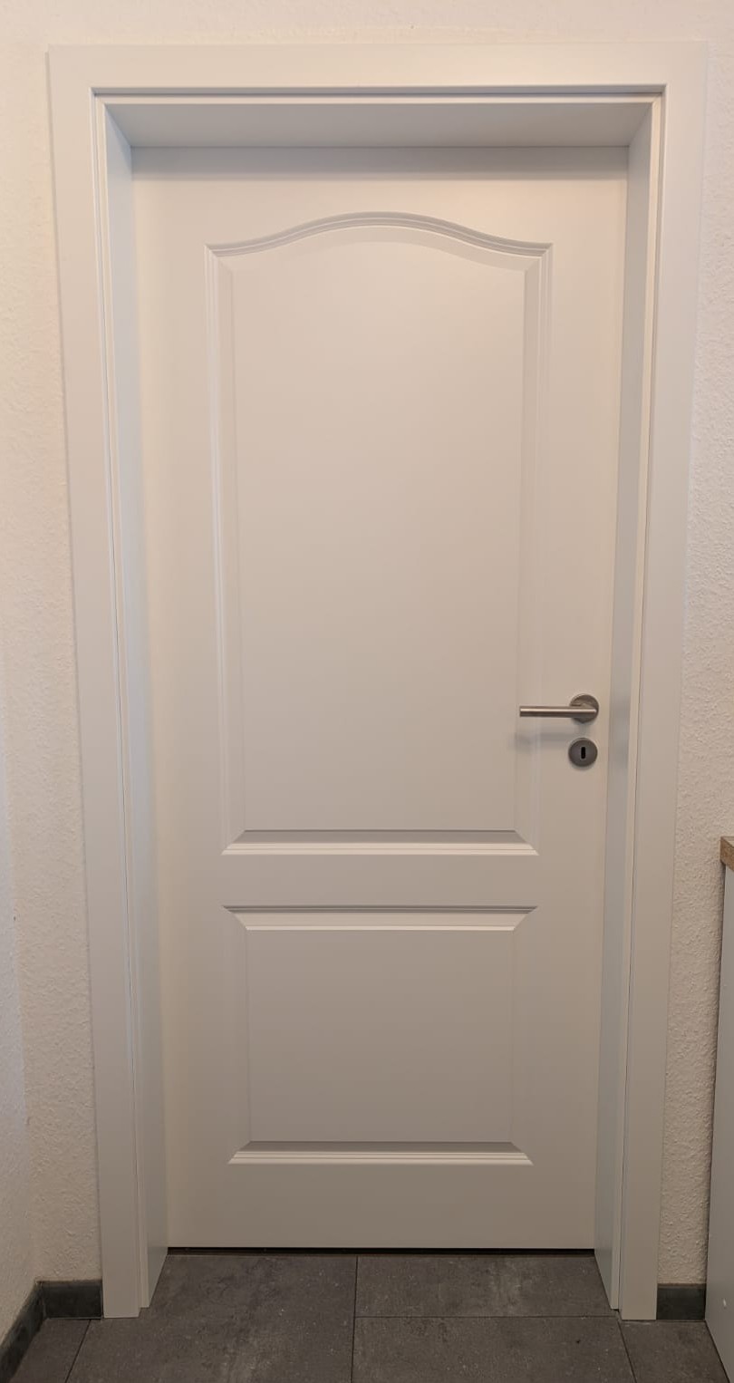 Zimmertür in klassischer Kassettenoptik